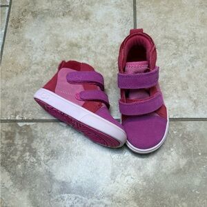 UGG Rennon Kids Fuchsia Velcro Sneakers